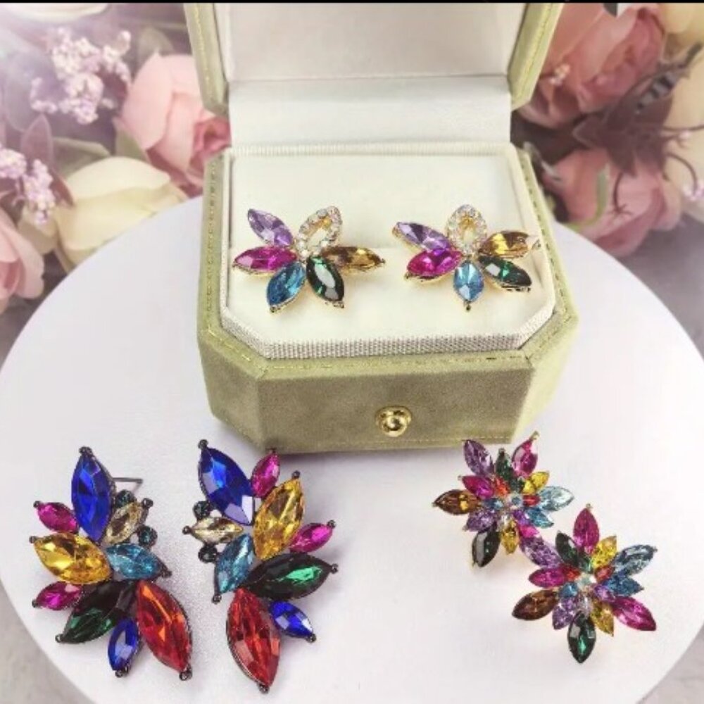 💥3 pair of post earrings in multicolor  gems BEAUTIFUL